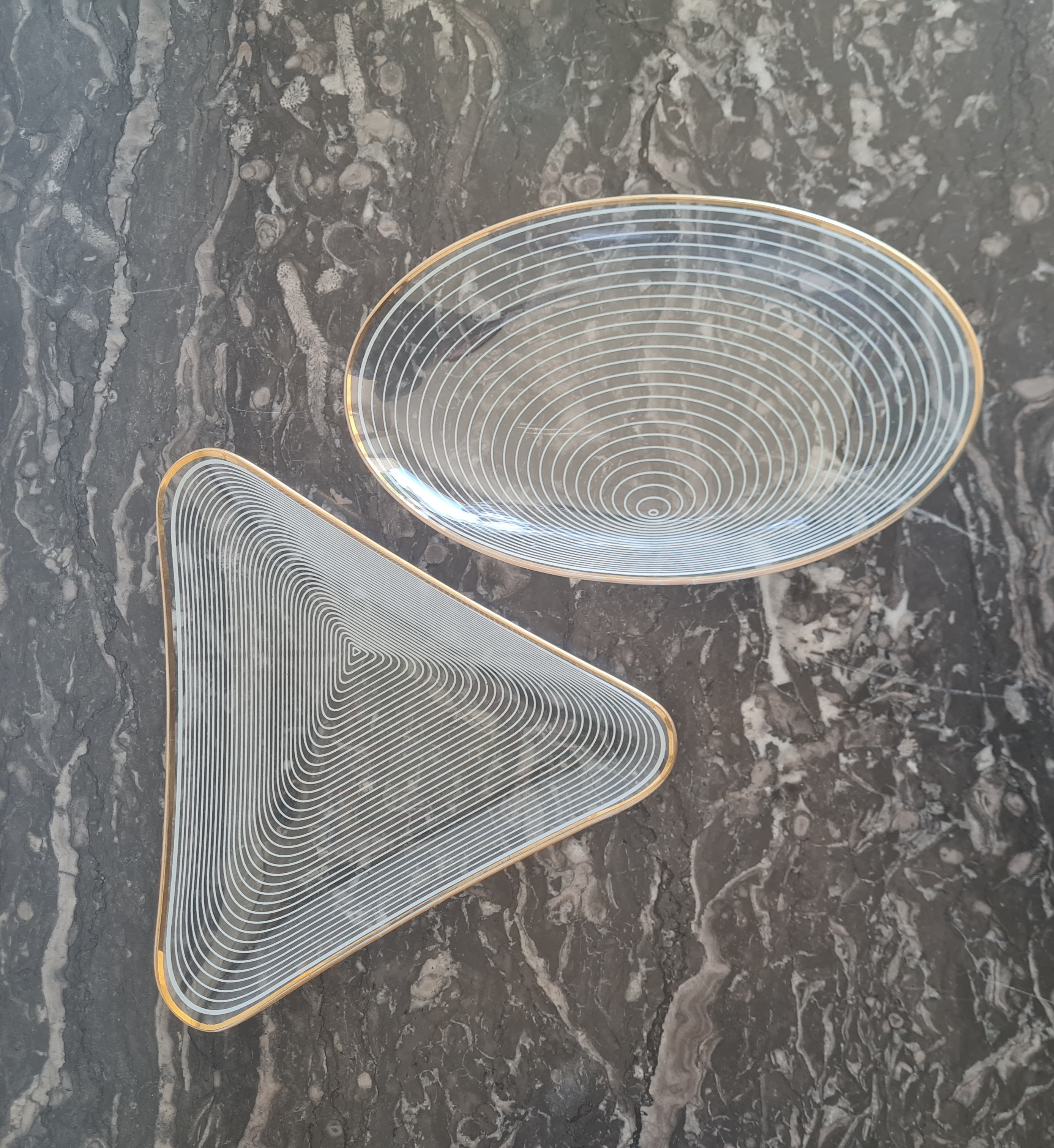 Carlo Scarpa for Venini – Pair of “A Fili e a Fasce” Glass Dishes (Triangular & Oval) – Murano, c. 1942